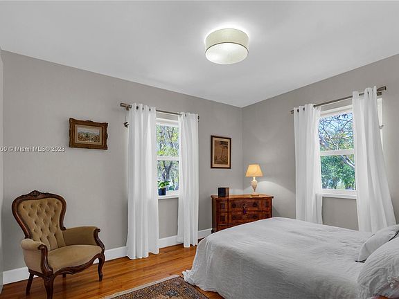 2nd image of 5450 SW 76th St #3-C