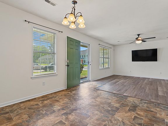 5th image of 101 Lacey Ct