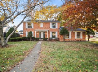 27465 Harvard Rd, Southfield, MI 48076