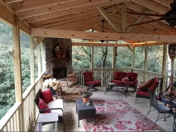 70 Rolling Acres Dr, Highlands, NC 28741