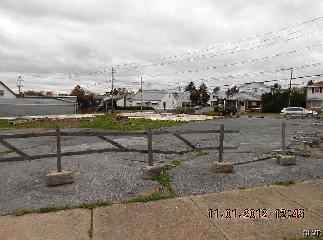 2nd image of 1458 Stefko Blvd