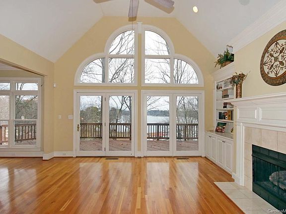 4th image of 111 Shelter Cove Ln #Penthouse 31