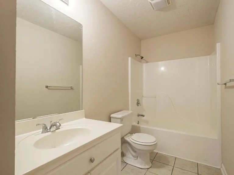 541 Morrison St — Photo 5