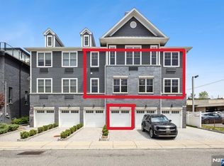 17 Cumbermeade Rd #202, Fort Lee, NJ 07024