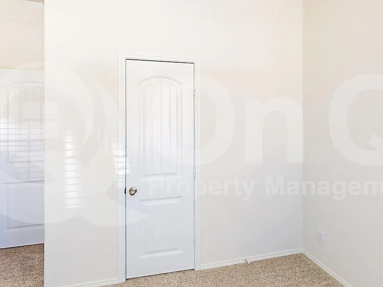 1235 Acmite Ave — Photo 8