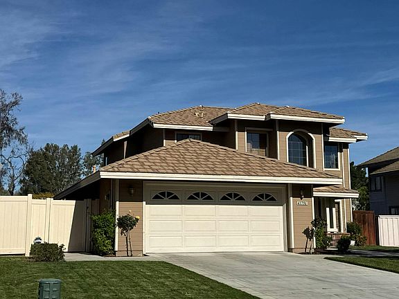 3rd image of 41796 Humber Dr