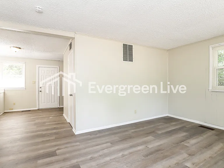 2725 Teresa Ave — Photo 9
