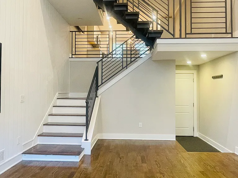 2419 Manton St — Photo 1