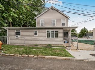 21 Henrietta St, Yonkers, NY 10701