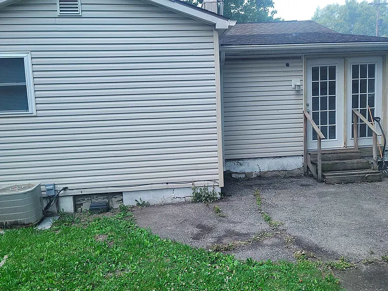 2922 Colorado Ave — Photo 16