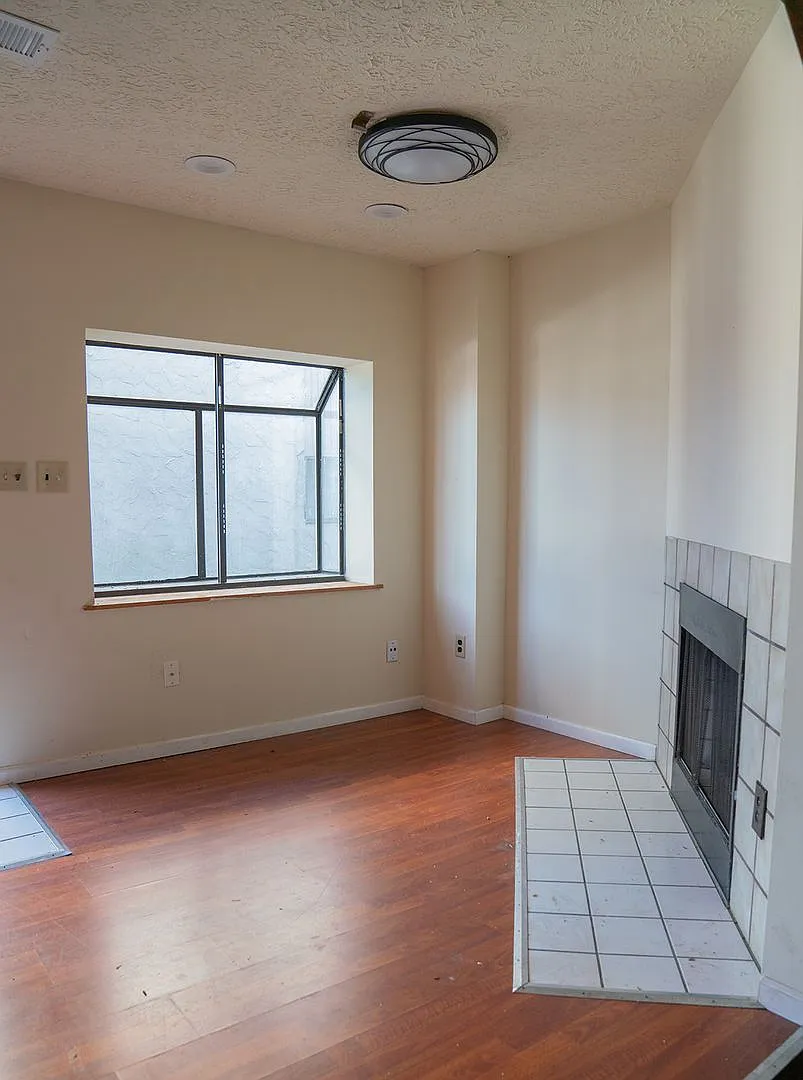 OSU Campus 3 & 4 bedroom 2 full bath townhouses — Photo 4
