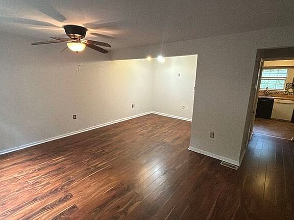 4th image of 15345 Inlet Pl