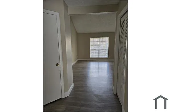 Building Photo - 8736 Mallard Reserve Dr