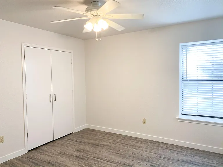 6836 Megan Ln — Photo 12