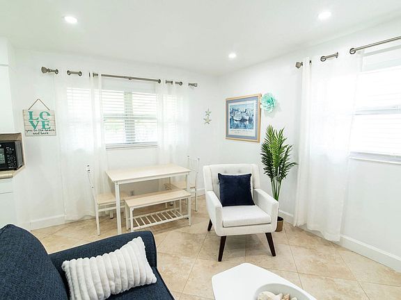 3rd image of 3230 NE 13th St APT 203