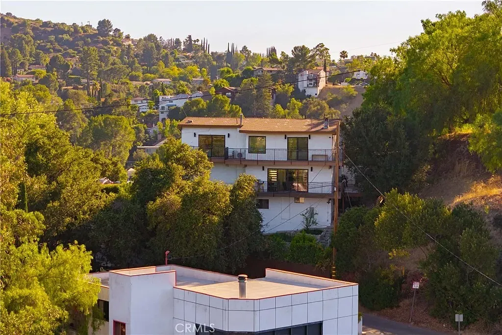 Camello Rd, Woodland Hills — Photo 1
