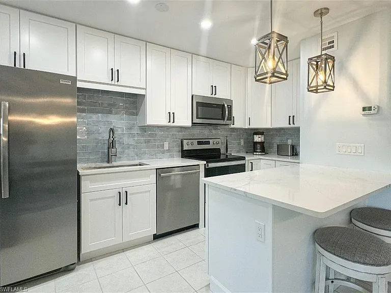 788 Park Shore Dr #D27 — Photo 1