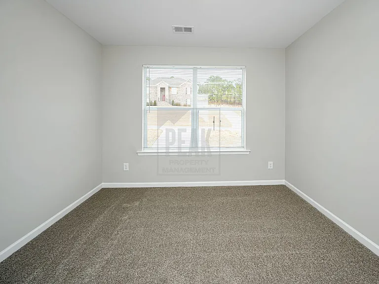 390 Woodland Cir — Photo 38