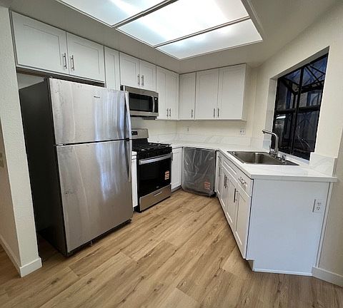 3rd image of 2849 E St #404