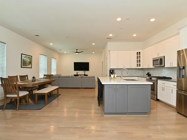 1117 W 16th St #C, Houston, TX 77008