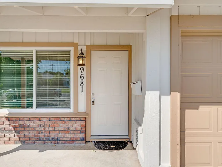 9681 Lake Natoma Dr — Photo 9