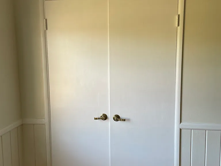 Bedroom 3 - closet