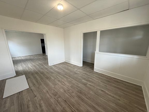4th image of 234 S Welles St #1