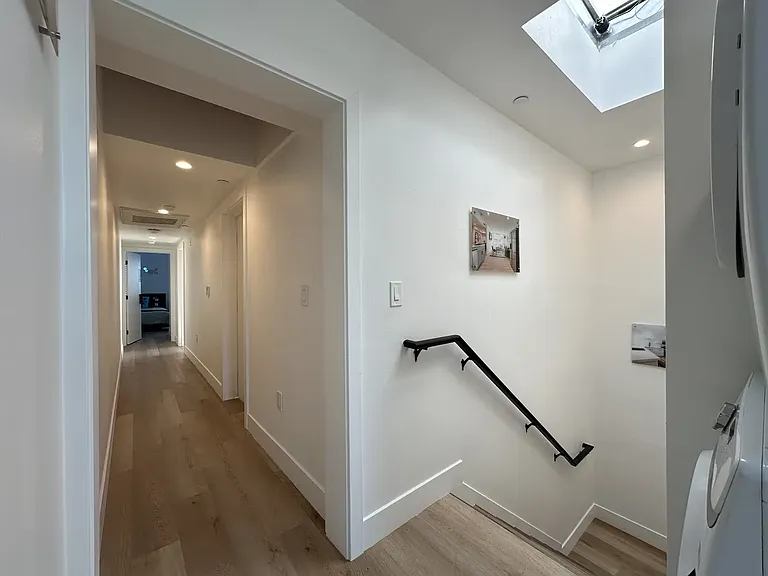 35 1340 1/2 Pl W — Photo 37