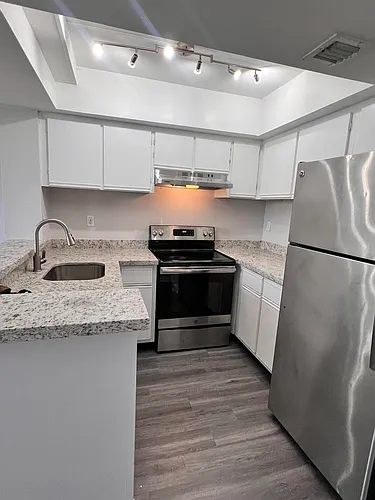 718 Executive Center Dr Photo 1