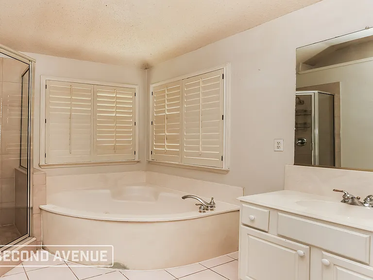 2404 Liles Ln — Photo 14