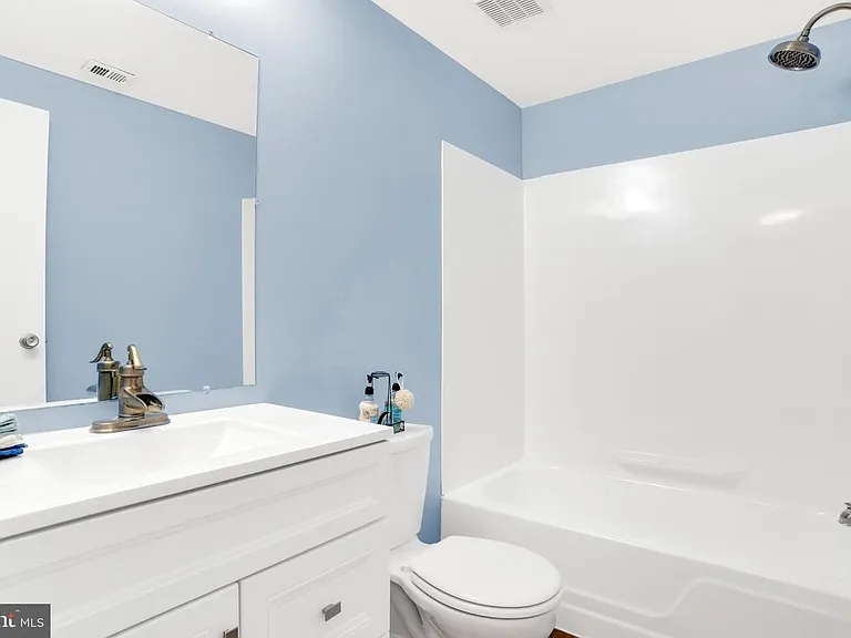 Hallway bathroom #2