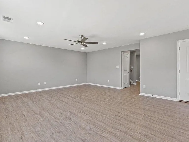 8109 Driftwood Loop — Photo 6