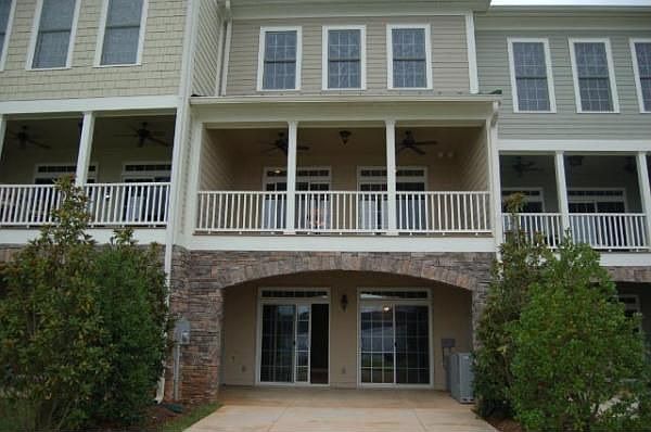 1st image of 175 Lakeview Dr APT 104