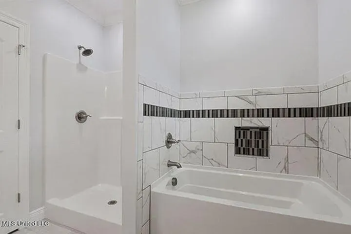 549 Saint John St — Photo 5