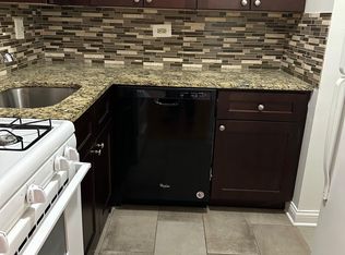 3710-522 N Pine Grove Ave, Chicago, IL 60613