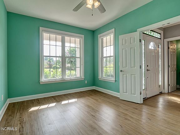 3rd image of 1210 Grandiflora Dr