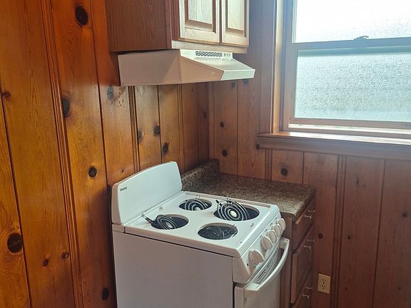 3rd image of 514 Riverside Dr #3