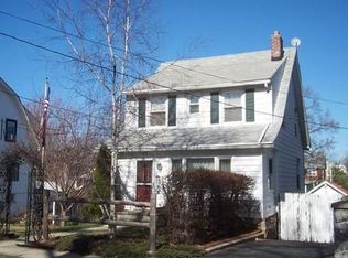 19 Brookridge Rd, New Rochelle, NY 10804