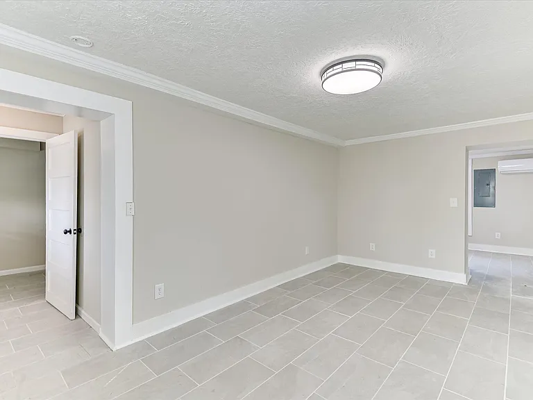 325 Meridian Ave — Photo 10