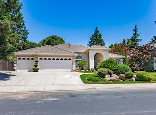 677 W Chennault Ave, Clovis, CA 93611