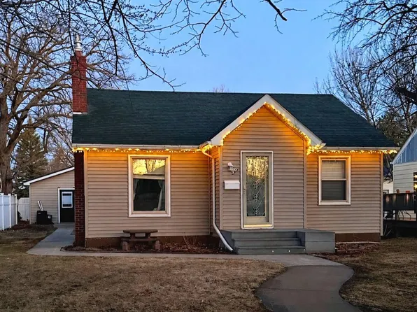 319 Crocker Ave N, Thief River Falls, MN 56701
