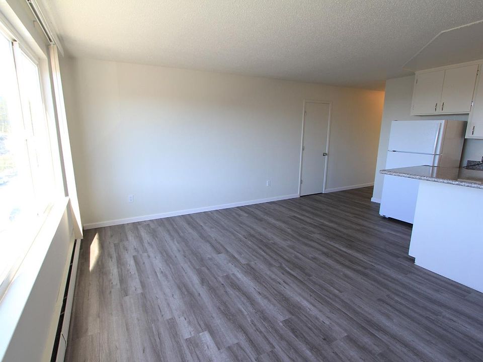 2nd image of 1280 15th Ave #209