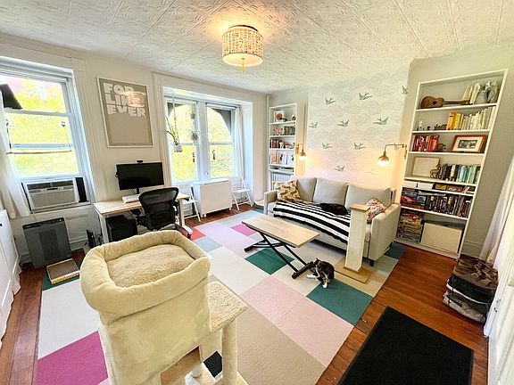 2nd image of 631 Carroll St APT 3