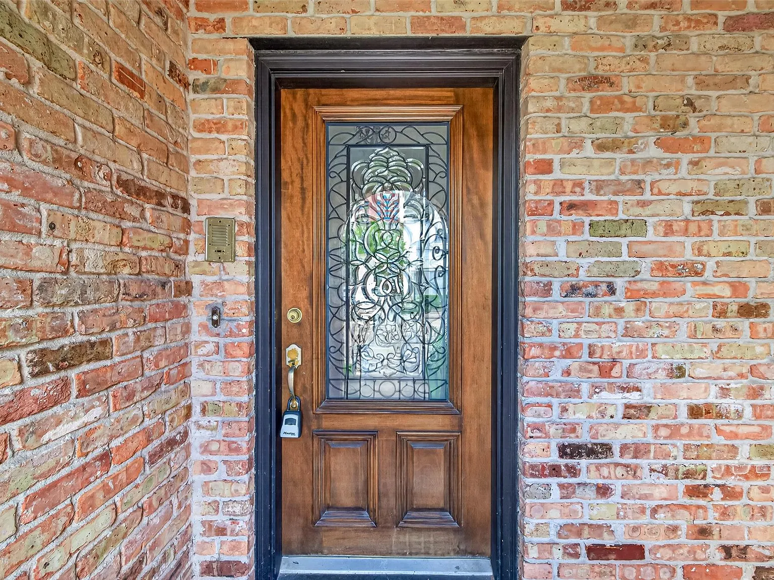 3 bed, 2.5 bath, 2584 sqft, $2,850 — Photo 3