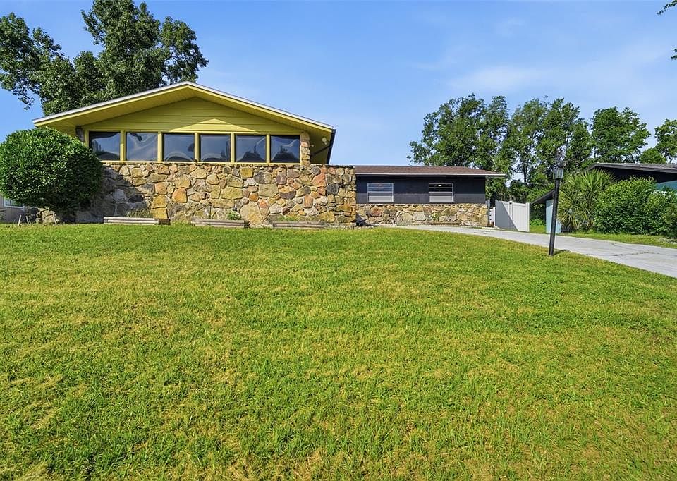 1st image of 1441 NE OLD MILL DRIVE