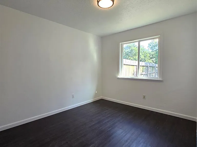 5543 Ambern Dr — Photo 12