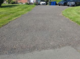 4 Lynn Ln, Windsor Locks, CT 06096