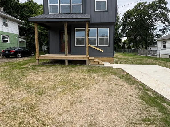 2324 Commonwealth Ave, Lansing, MI 48906