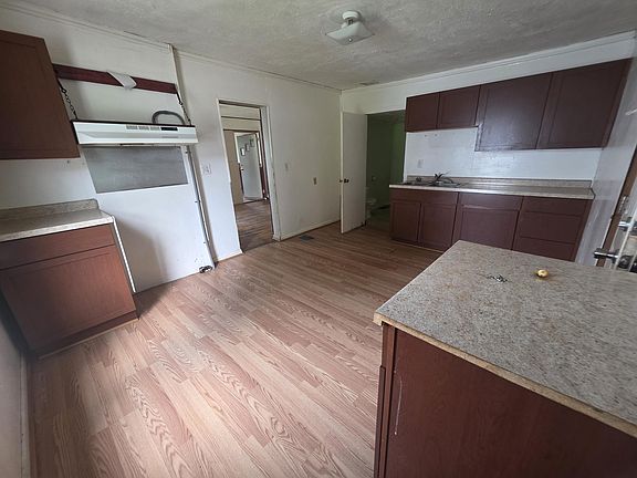 5th image of 23 N Barron St