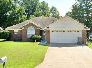 704 Jessie Dr, Lavaca, AR 72941